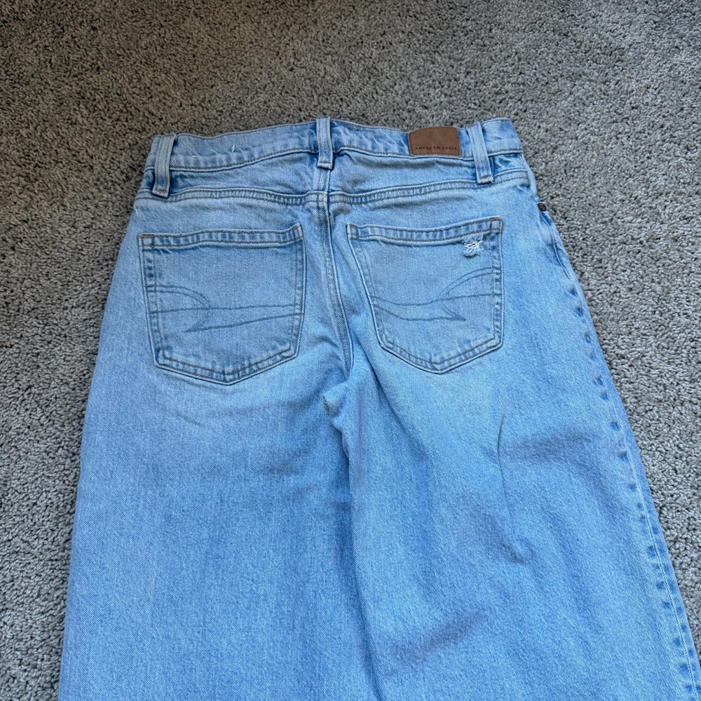 American Eagle Light Wash Barrel Jeans Size 0 - Picture 9 of 9